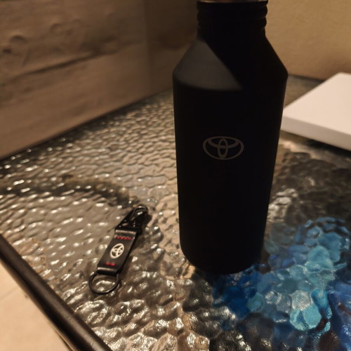 Θερμός και μπρελόκ Toyota χρησιμοποιημένα, σαν καινούργια