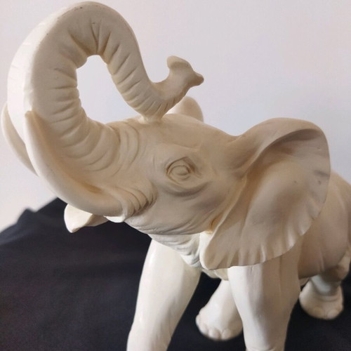 Elephant figurine like new made of alabaster