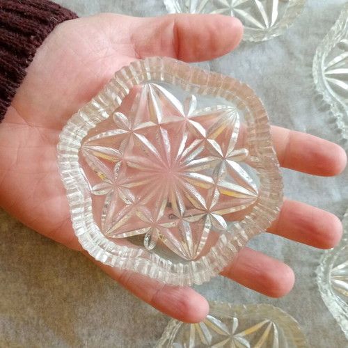 Dessert plates 1960 like new with pressed glass and sunburst pattern