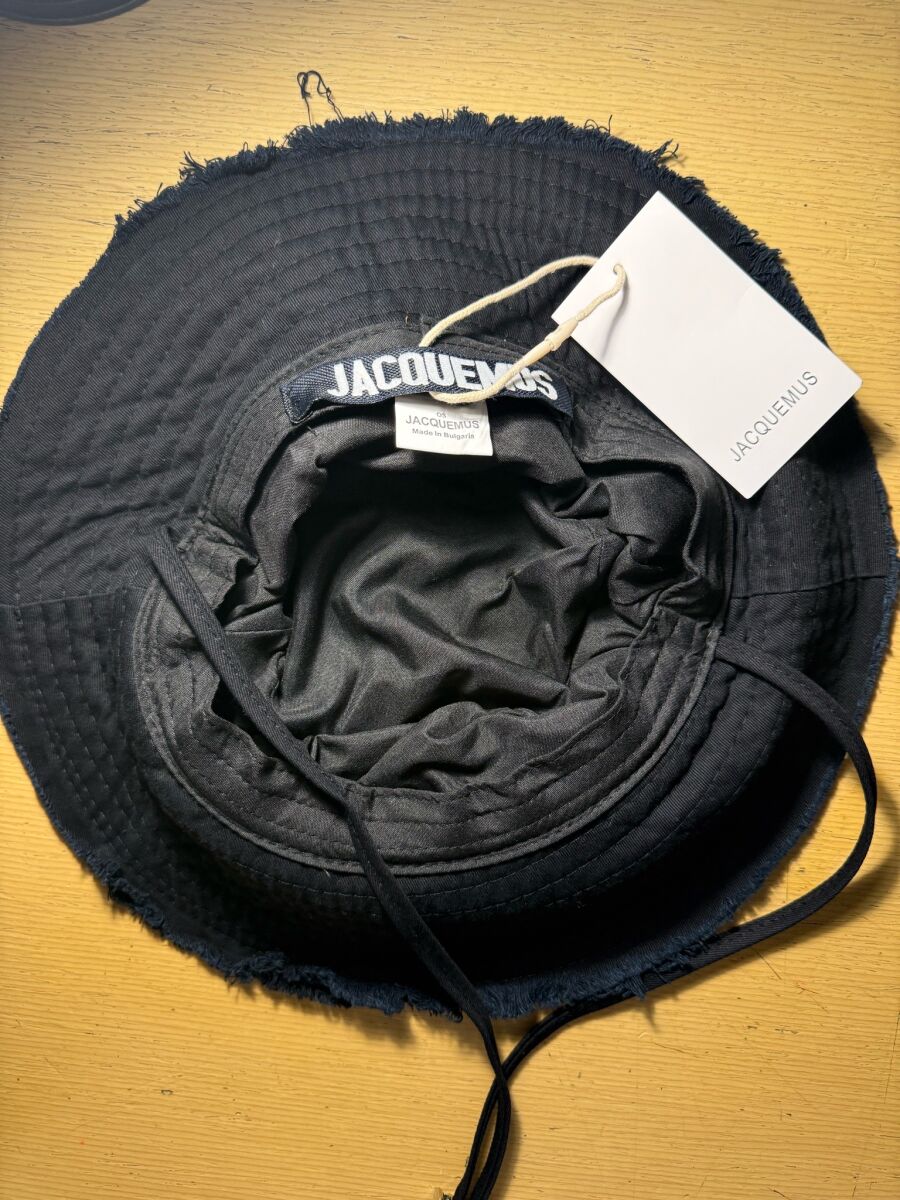 Jacquemus hat like new, black, size M/L - € 85,00 - Vendora.cy