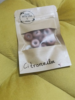 Wax melts with citronella scent made from 100% plant wax