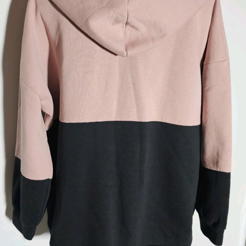 Hooded sweater like new, very soft, size M