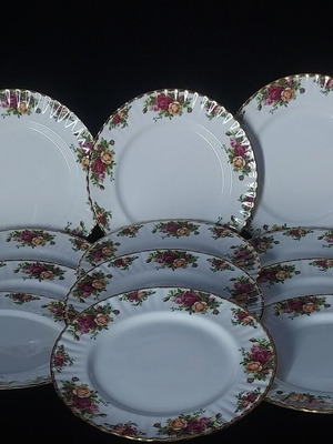 Royal Albert Old Country Roses dinner plates set of 12 new