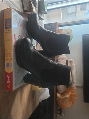 Black ankle boot heels used, leather faux and fabric, size 40