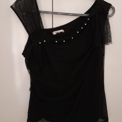 Women's sleeveless black blouse with white pearls size L like new