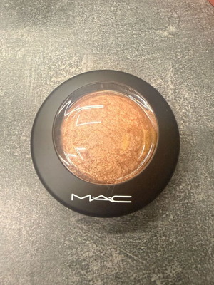 MAC Mineralise Skinfinish neutral bronze with silver shimmer like new