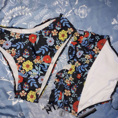 Box Now swimsuit high-waisted floral bikini new, size S