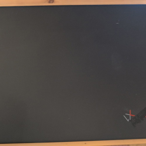Lenovo ThinkPad X1 Gen 5 λάπτοπ με οθόνη που δεν λειτουργεί και 16GB RAM