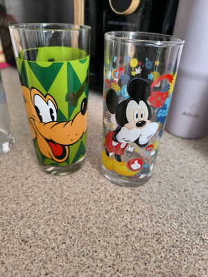 Children's 90s vintage water glasses set of 4 like new