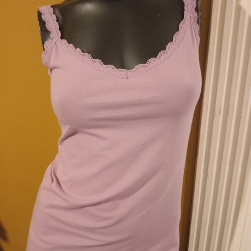 Marks and Spencer sleeveless top with elastic lace, light lilac