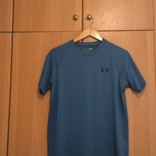 Under Armour compression shirt size M, like new, blue