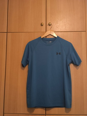 Under Armour compression shirt size M, like new, blue