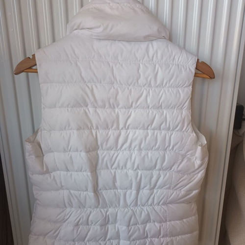 Abercrombie & Fitch sleeveless jacket white like new, size S