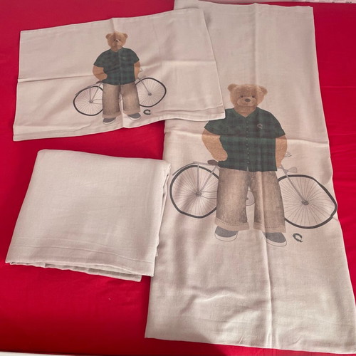 Baby crib sheet set with pillowcase like new