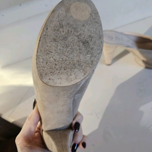 Beige sandals like new, size 37