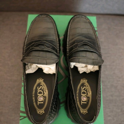 Tod's black calf leather loafers new