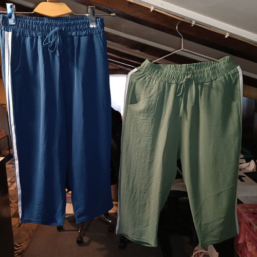 Women's zip culottes like new, blue and green, size M