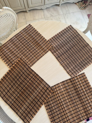Bamboo placemats set of 4, like new, brown