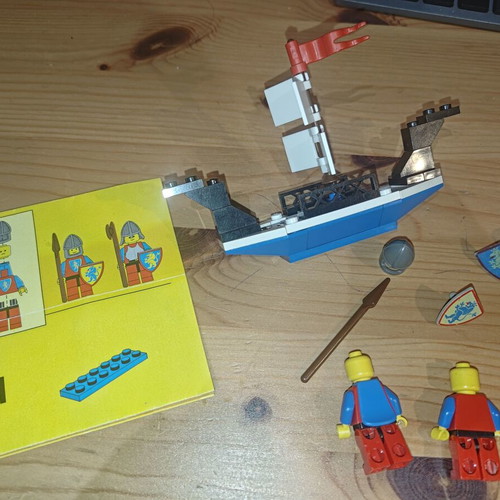 Lego Vintage King's Oarsmen Castle Lion Knights 6017 used