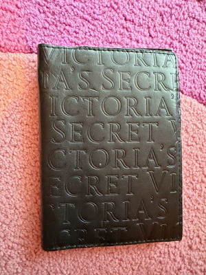 Victoria Secret wallet like new, black