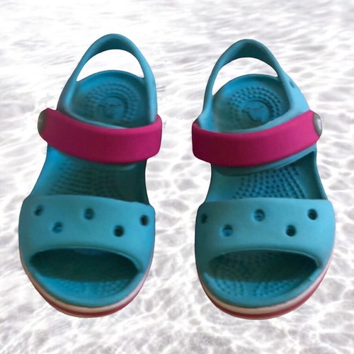 Crocs sandals size 6 USA (22-23 EU) for beach