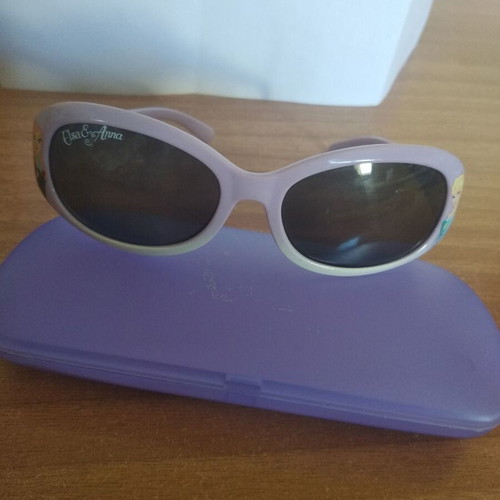 Elsa & Anna children's sunglasses used with case