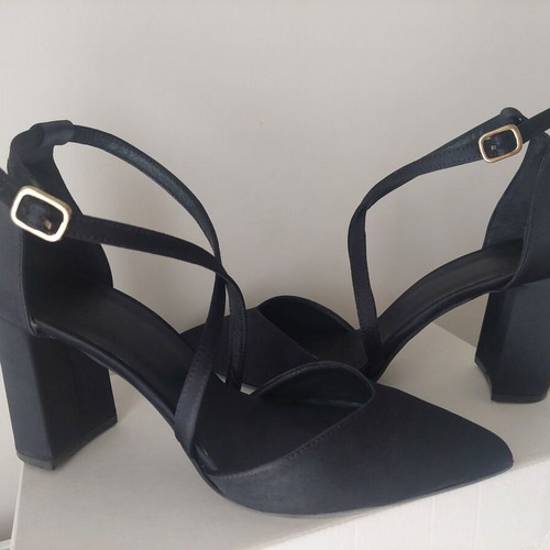 Black satin pumps with thick heel and crisscross strap like new, size 38