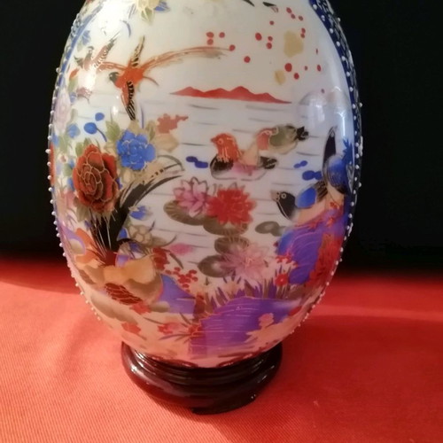 Satsuma egg vintage like new with moriage embossed decoration