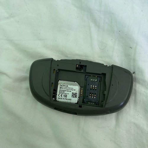 Nokia N-Gage used, for parts without battery with cracked plastic