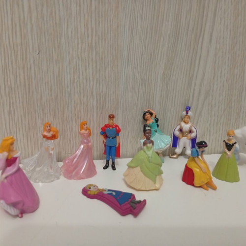 Kinder Surprise Joy Disney Princess and Princes Figure Set used