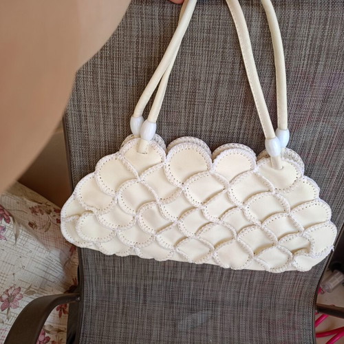Shoulder bag like new, very nice