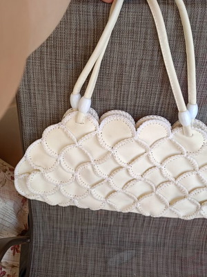 Shoulder bag like new, very nice