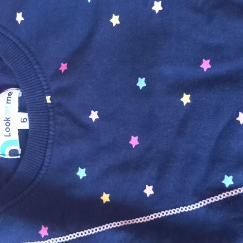 Sweatshirt dress and fitted t-shirt pack like new, ages 6 and 8