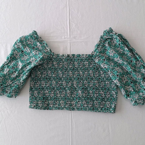 OVS boho floral crop top green with puff sleeves size M like new
