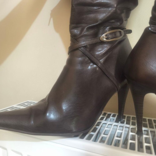 Leather boots like new, size 39, brown high heels