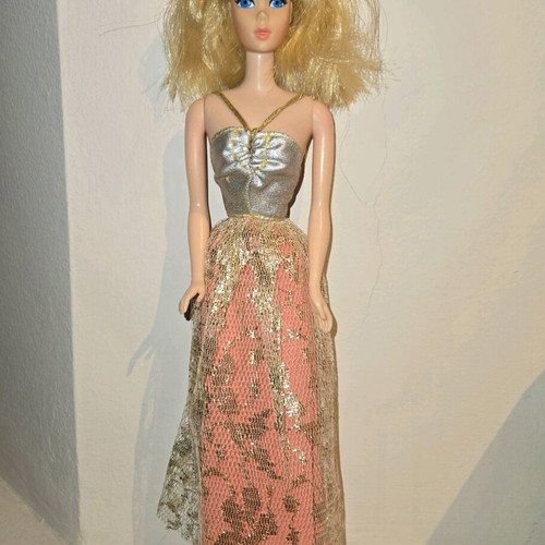 Barbie Partytime 1976-1978 μεταχειρισμένη με ρούχο