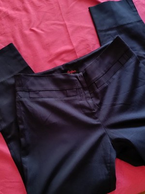 Lucifair Capri pants like new, size M 38 10, blue