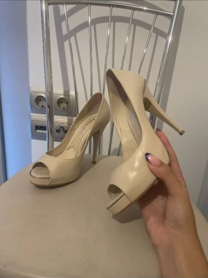Tsakiris Mallas cream peep-toe high heels, size 37