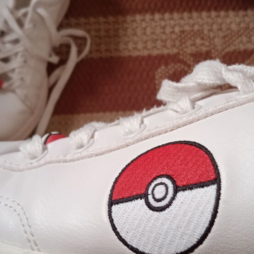 Zara Pokémon Athletic Shoes size 36 used, white