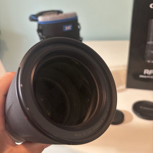 Canon RF 800mm F11 IS STM lens, like new