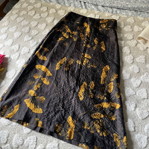 Zara woman high waisted printed skirt like new, black and gold