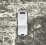 Nokia 3210 phone without battery, unknown functionality