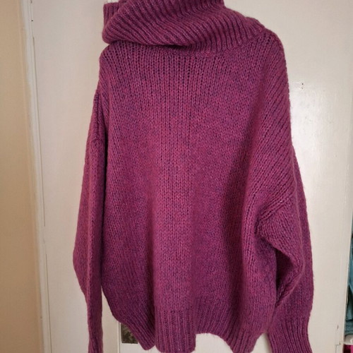 Karavan sweater thick knit pink new, one size