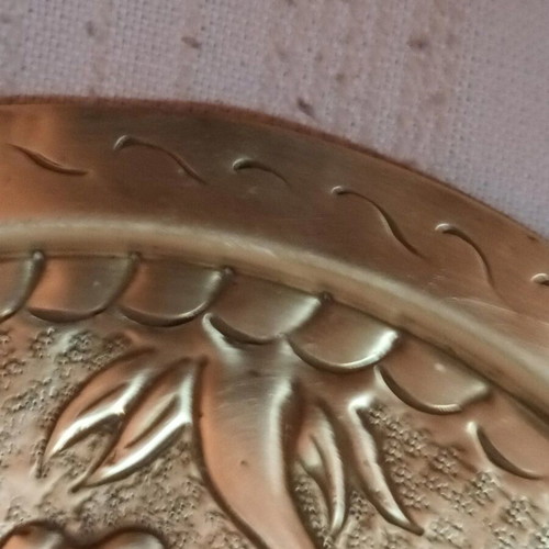 Brass plate used, diameter 28.5 cm