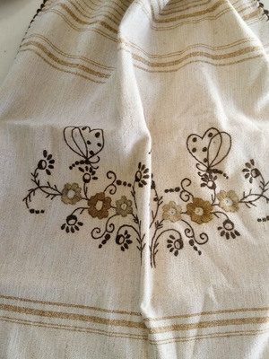 Vintage Handmade Table Runner like new, embroidered butterflies and flowers
