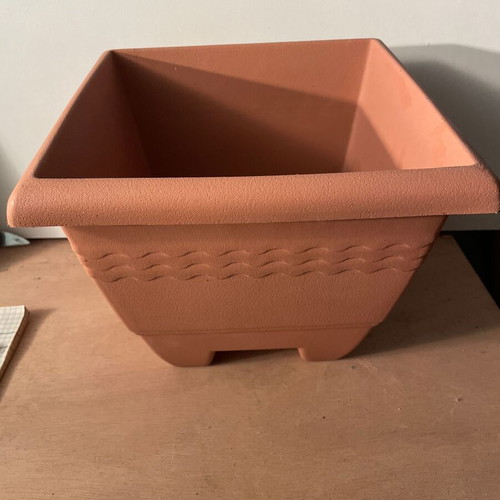 Plastiken plastic planter in ceramic color 26x26x20 new