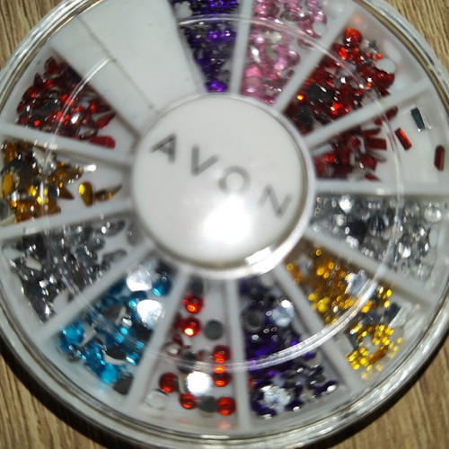 Avon nail decoration set with rhinestones and tweezers