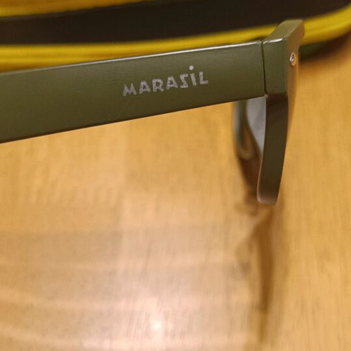 Marasil kids sunglasses like new, green with case