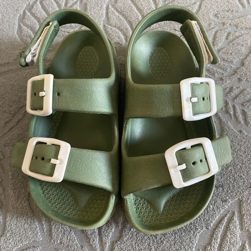 Children's sandals slippers size 24 like new