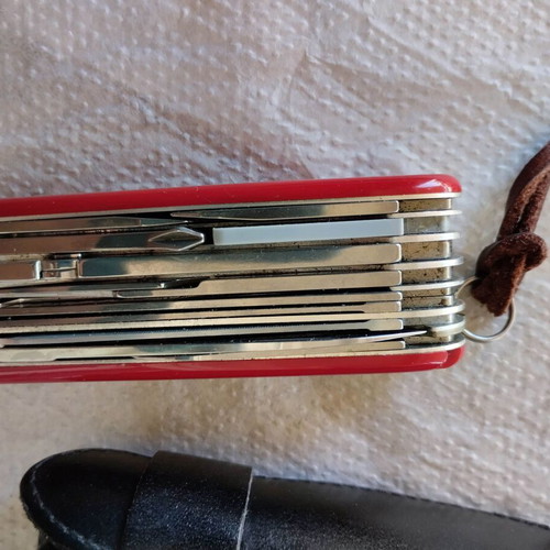 Victorinox SwissChamp pocket knife like new with leather case